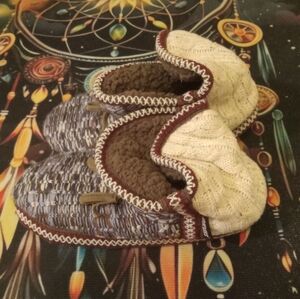 Muk Luks Cream and Brown Knit Slippers with Maroon Trim